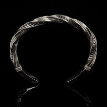 Load image into Gallery viewer, Twist Cuff

