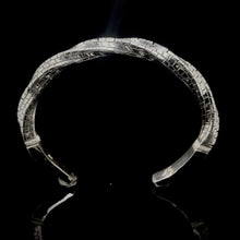Load image into Gallery viewer, Twist Cuff

